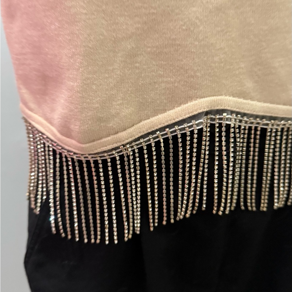 Elegant Cream Sleeveless Top with Fringe Detail - Picture 3 of 6